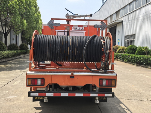 华神单排四驱1.1方洒水车